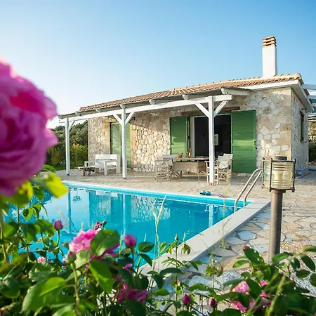 Trapezaki Garden Villa Mousata