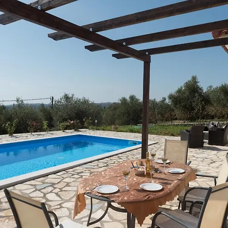 Trapezaki Garden * Mousata