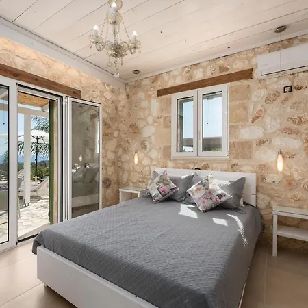 Trapezaki Garden * Mousata