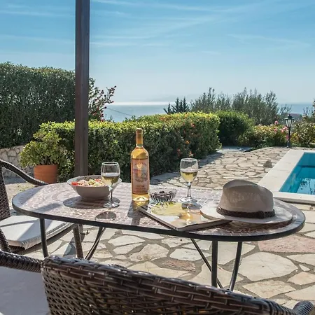 Trapezaki Garden Vilă *