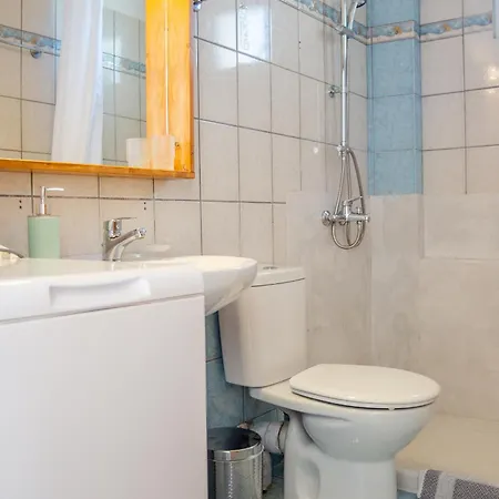 Trapezaki Garden Vilă *