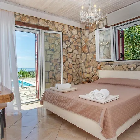 Trapezaki Garden Villa Mousata